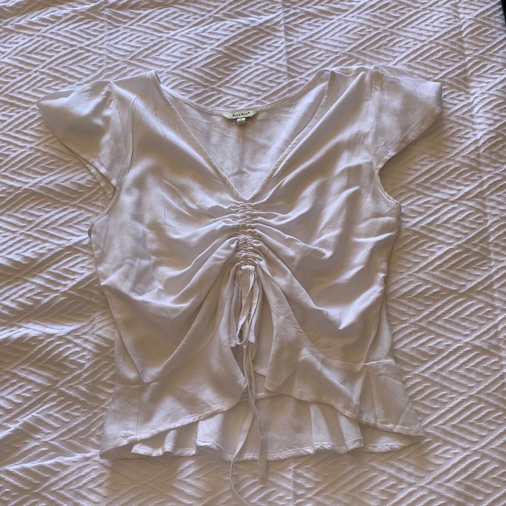 White flowy top with butterfly sleeves and adjustable tie front - Size L